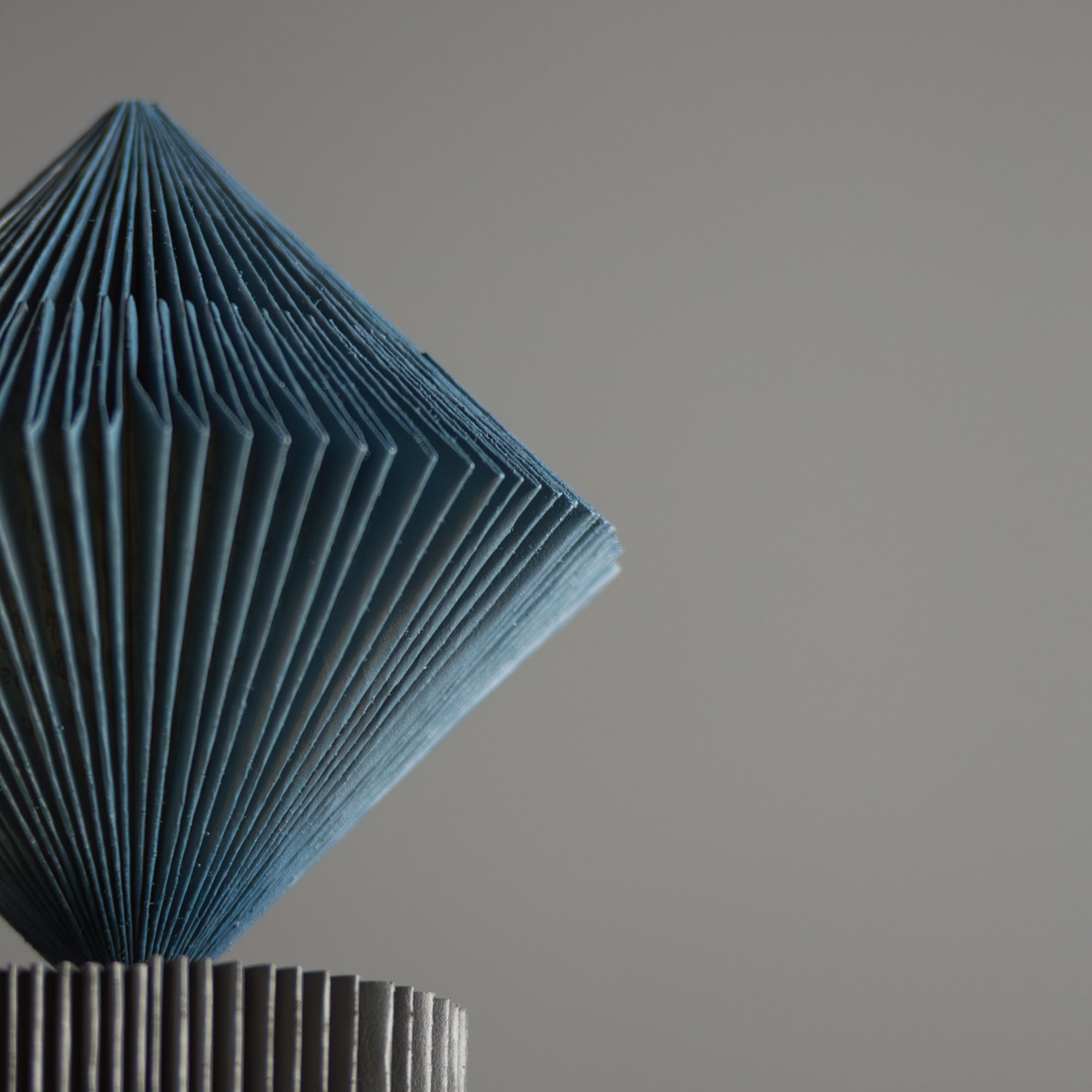 BOOK SCULPTURE NERO + BLU | Uroš Mihić